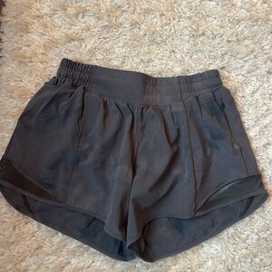 Lululemon Subtle Camo Hotty Hot 4” Shorts Size 6